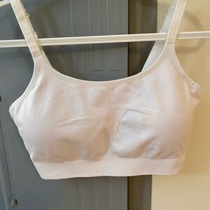 Soma Women's white sports bra. XL